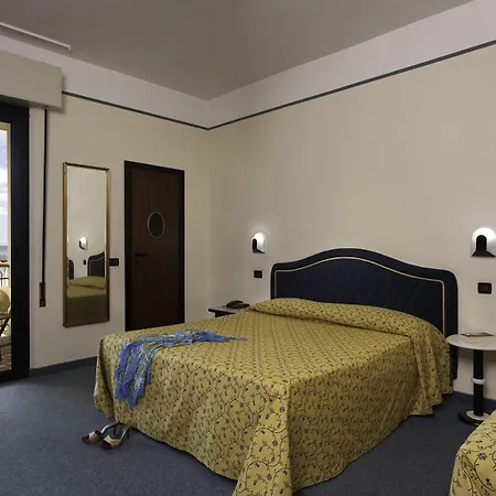 Otel Stella 3*