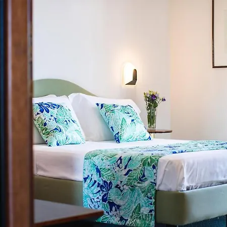 Stella Hotel 3*
